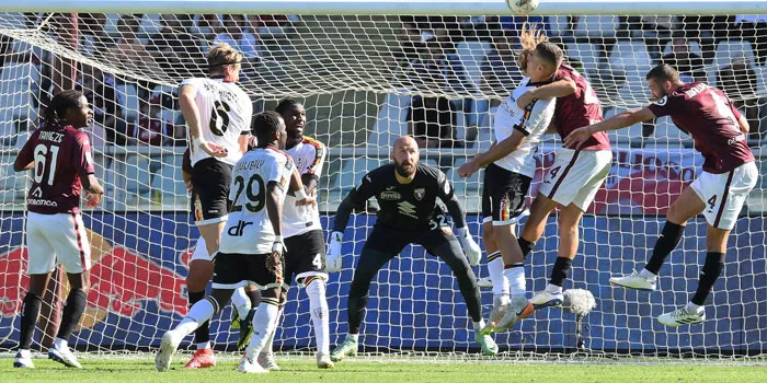 Liga Italia - Torino Bermain Imbang Dengan Lecce 0-0