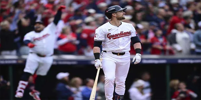 Lane Thomas – Angkat Cleveland Guardians ke ALCS dengan Grand Slam Epik